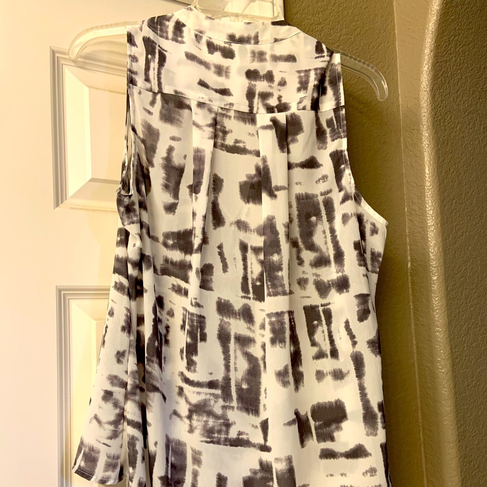 Ladies blouse - Picture 2 of 3